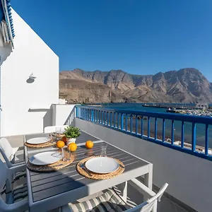  Apartment White&blue House